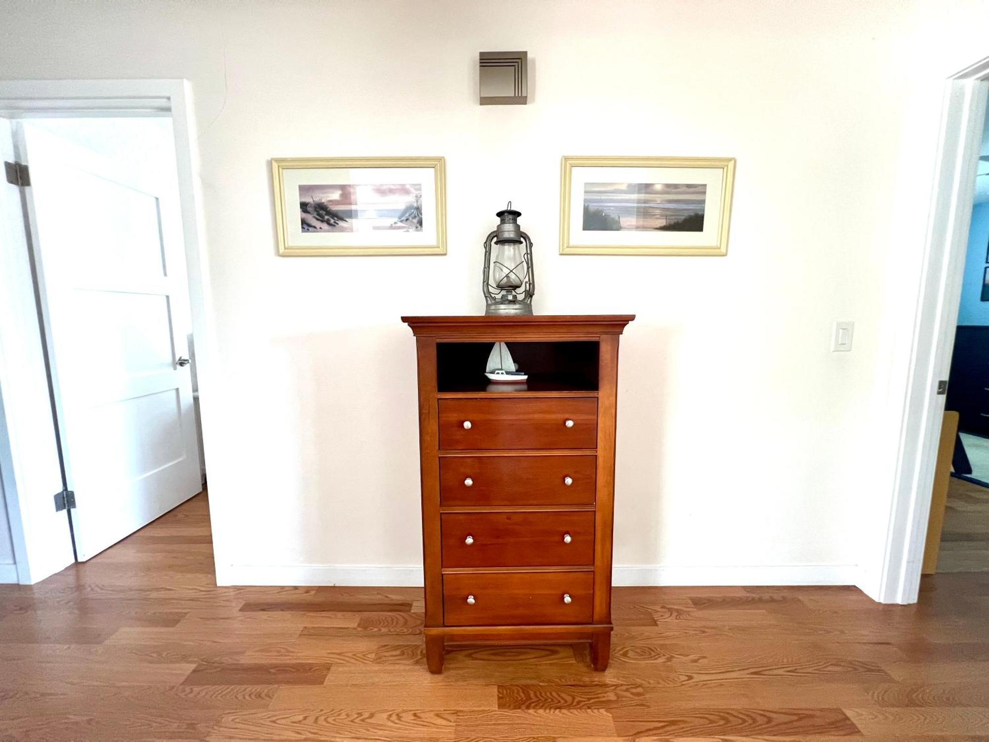 Family Friendly Retreat With Yard And Play Area, 2000 Sq Ft, Ac, Fiber Optic Wifi Holiday home *