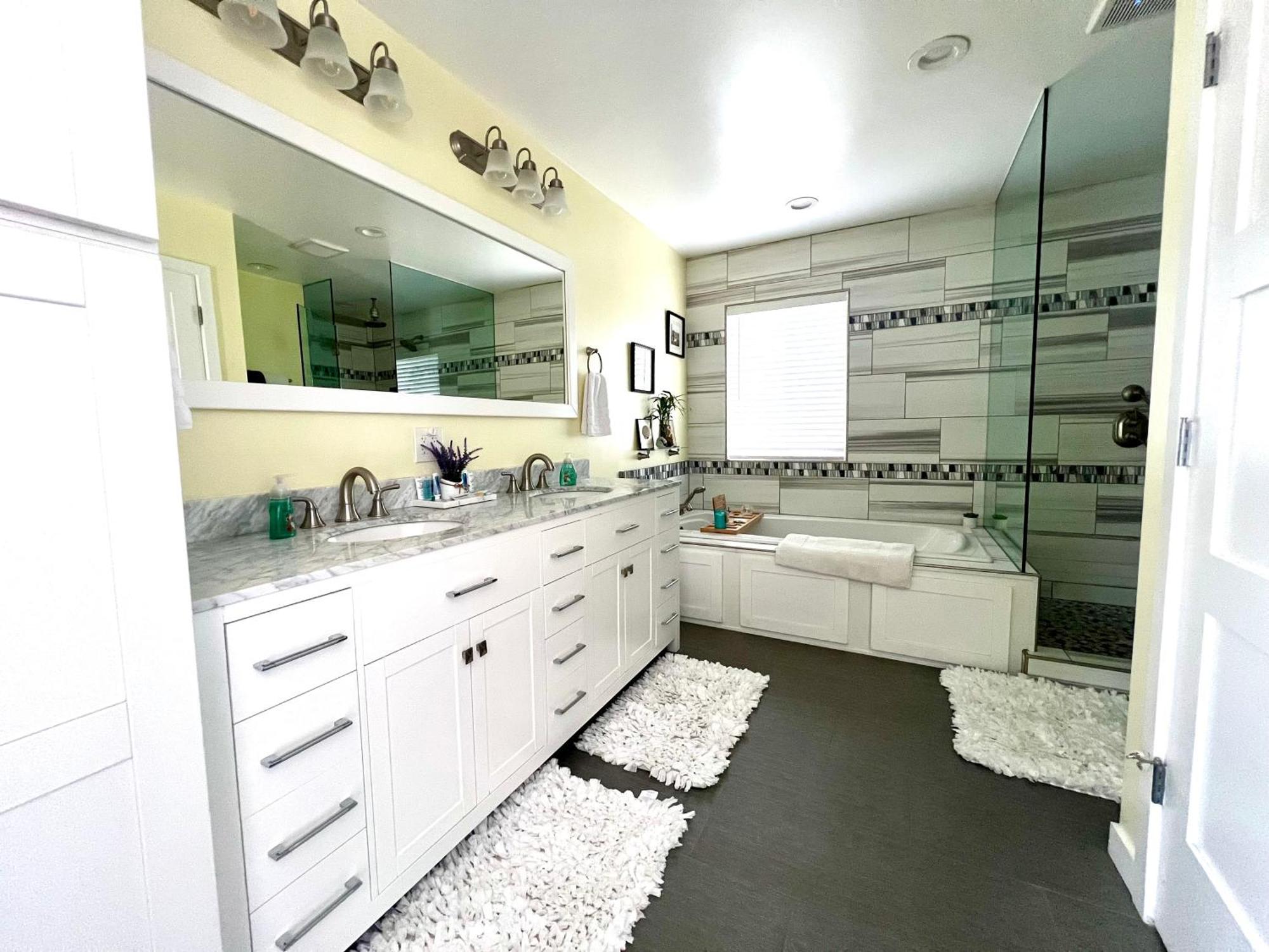 Family Friendly Retreat With Yard And Play Area, 2000 Sq Ft, Ac, Fiber Optic Wifi San Diego